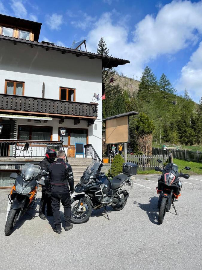 Tattoo Pension Mit Restaurant Und Tattoo-Studio Mörtschach Exterior foto