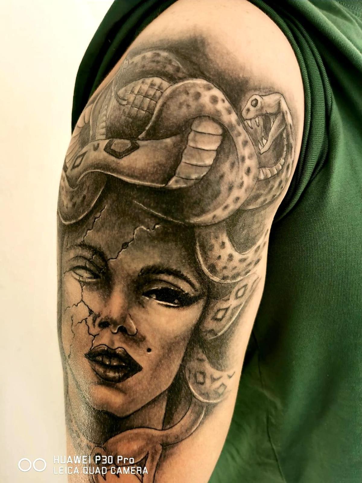 Tattoo Pension Mit Restaurant Und Tattoo-Studio Mörtschach Exterior foto